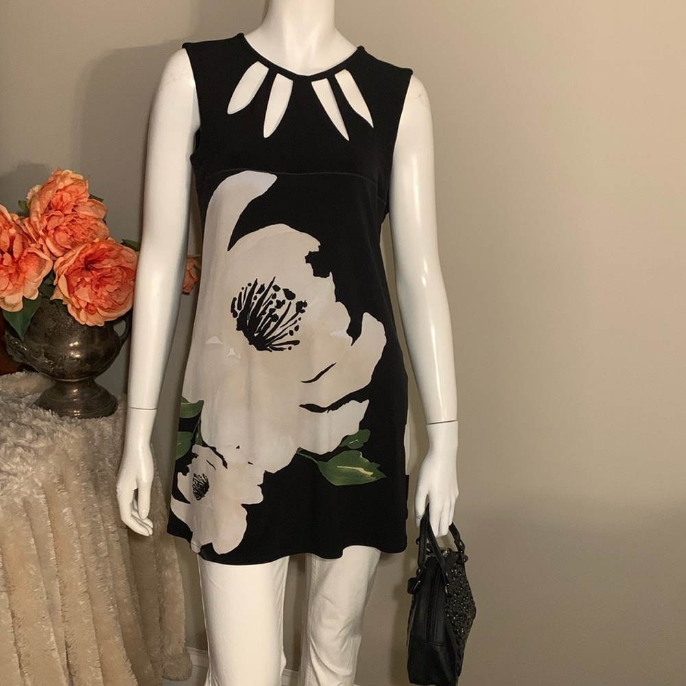 Eva Varro Top Small